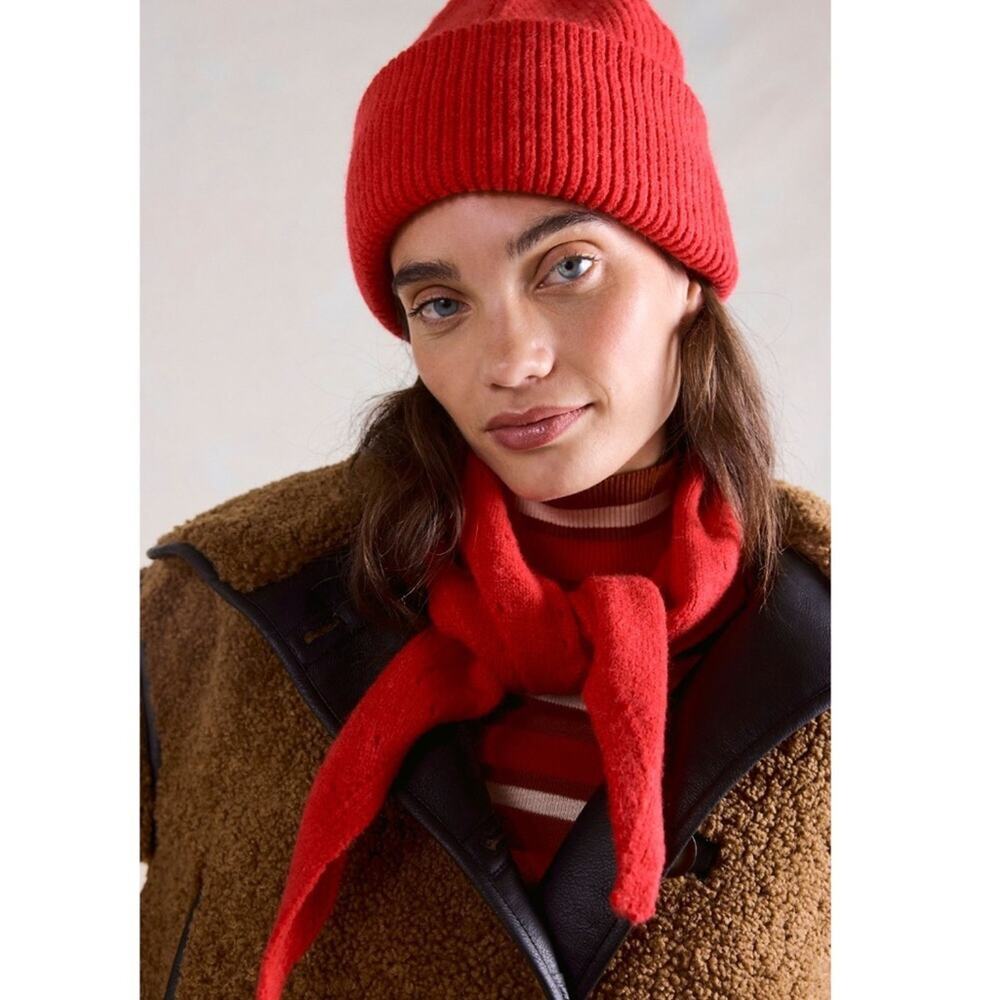 Merry Free People Bundle in Red Beanie Hat, Neckerchief Scarf & Socks Gift Box - Picture 7 of 15